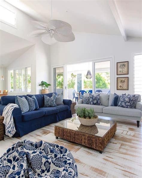 20 Elegant Coastal Themes For Your Living Room Design Blue And White