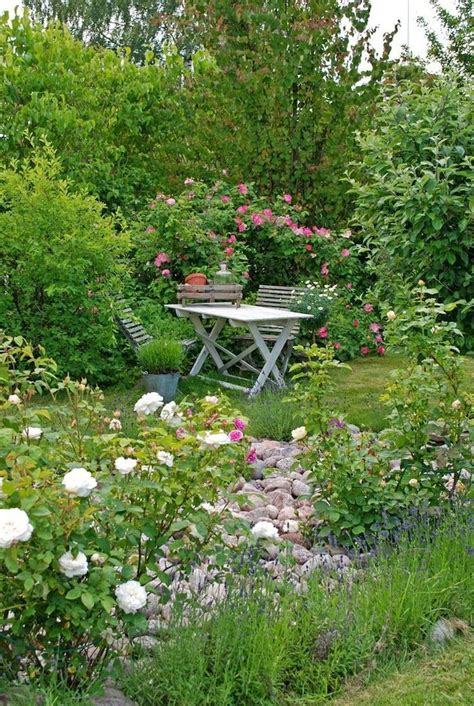 80 Fantastic Cottage Garden Ideas To Create Cozy Private Spot