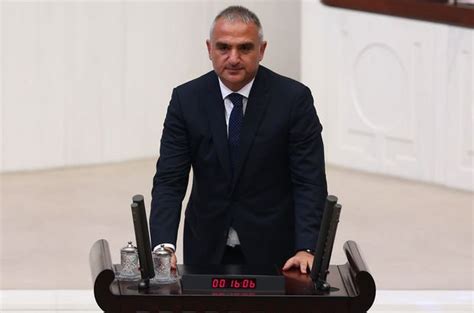 Başkan erdoğan yeni sistemin ilk kabinesini resmen az önce açıkladı. Kültür ve Turizm Bakanı Mehmet Ersoy kimdir? Mehmet Ersoy kaç yaşında, nerelidir? | Gündem Haberleri