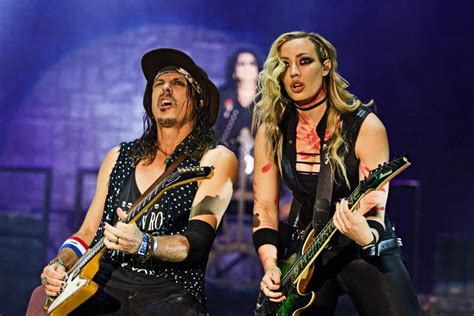 Nita Strauss Plays First Full Live Show With Demi Lovato Mxdwn Music