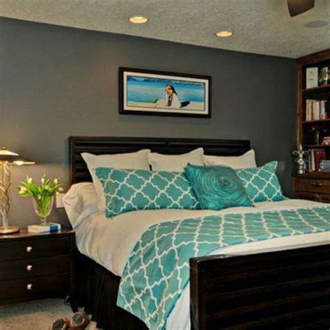 20 Teal Accent Wall With Gray Walls