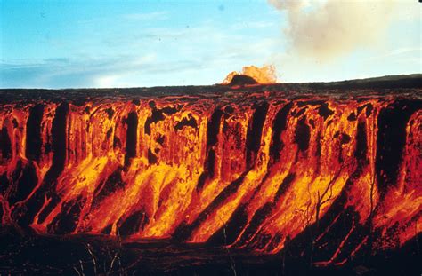 22 Great Photographs Of The Kilauea Volcano Eruption Hawaii 1969 1974 Flashbak