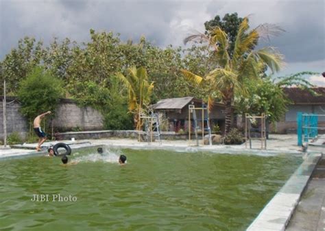 Di alaska warterboom, ada dua kolam kecil dan sedang. 12 Tempat Wisata di Sukoharjo yang Anda Harus Tahu