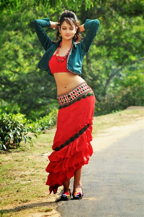 Actress Navel Show Photosactress Saree Below Navel Show Photos Actress Shanvi Hot Navel Show Phoos