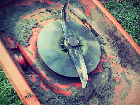 How To Know If Mower Blade Is Bent