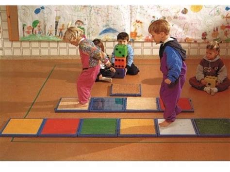 La educación infantil es la etapa educativa que atiende a niñas y niños desde el nacimiento hasta los seis años con la finalidad de contribuir a su desarrollo físico, afectivo, social e intelectual. Practico material reciclado para educacion fisica | Imagenes del Medio Ambiente