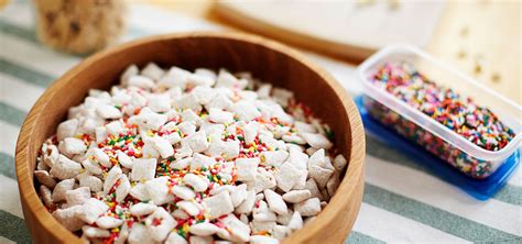 Find the full recipe for cake batter puppy chow on my blog. Cake Batter Puppy Chow (With images) | Cake batter puppy ...
