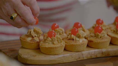 Bbc Two The Hairy Bikers Go North Christmas Homemade Frangipane Mince Pies With Sheffield