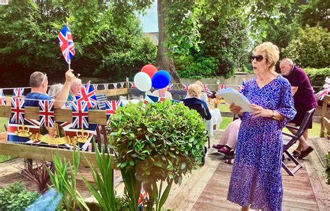 Chorleywood Beaumont Care Home Host Jubilee Celebrations Fit For A Queen Inyourarea Community