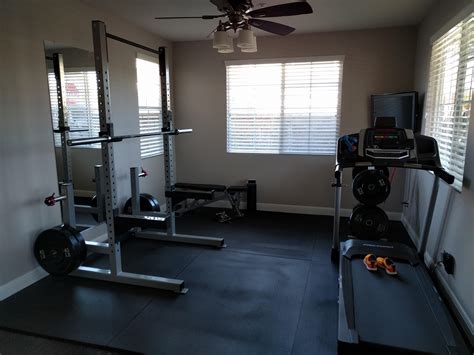 Working out at home is a great way to start a fitness routine when you have a busy schedule. My 12x12 homegym : homegym