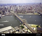 Luftbild von der Brooklyn Bridge, das Hotel liegt am East River, New ...