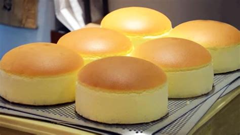Jiggly Fluffy Japanese Cheese Cake Youtube