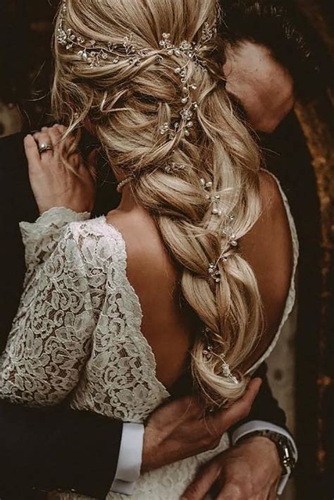 How To Choose The Perfect Boho Wedding Hair Piece For Your Special Day