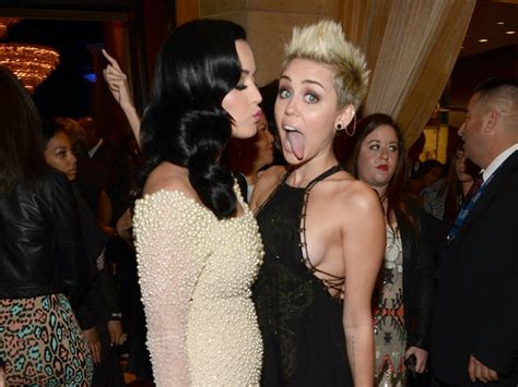 Miley Cyrus Kissed Katy Perry But I Kissed A Girl Singer Didnt Seem