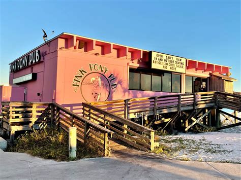 5 Venerable Gulf Shores Restaurants We Go Back To Every Summer
