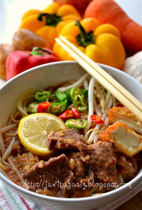 Penyediaan agak renyah, tapi berbaloi.sedap tau. Juwita Fariz and Family: Mee Rebus Tulang