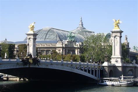En 2020 Larchitecture Bois Sinvite à Paris Au Grand Palais