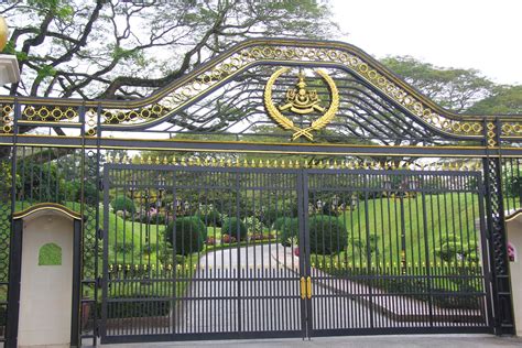 Istana iskandariah bukit chandan was merged with this page. Istana Iskandariah, Kuala Kangsar