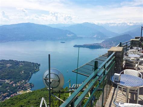 Das panorama auf dem gipfel soll zu einem der schönsten gehören. Seilbahn von Laveno - Lago Maggiore