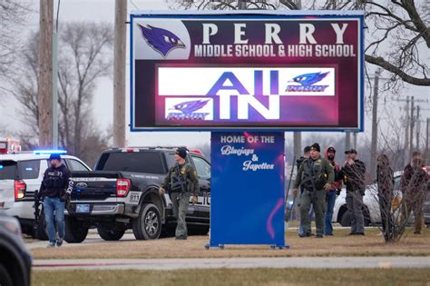 Watch Law Enforcement Responds To Iowa School Shooting