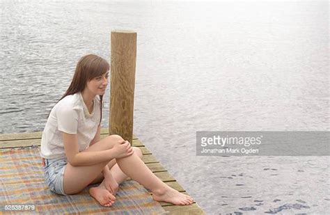 60 Meilleures Barefoot Teen Girl Photos Et Images Getty Images