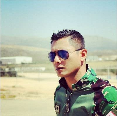 Model rambut quiff sudah lama populer. Model dan Gaya Rambut Tentara | Info Model Rambut