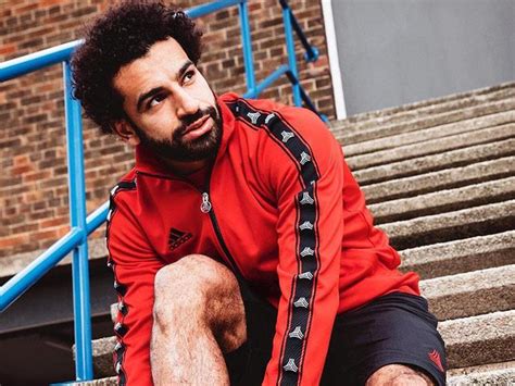 هل تلعب مباراة القمة بين الأهلي والزمالك أم لا؟ رغم مقاطعته الاتحاد المصري لم يقرر الأهلي الانسحاب من الدوري أو المسابقات التي تنظم تحت رايته، أما الزمالك فقد كان قراره قاطعًا. محمد صلاح ينتقد تصرفات جماهير الأهلي والزمالك | مصراوى