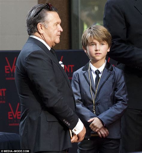 danielle spencer russell crowe and sons charlie and tennyson at the water diviner premiere