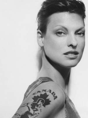 Linda Evangelista Was Told To Give Nude Pics By Agency When She Was