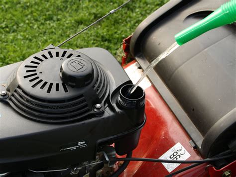 Whats The Best Petrol For My Lawn Mower E10 Vs Premium Fuel