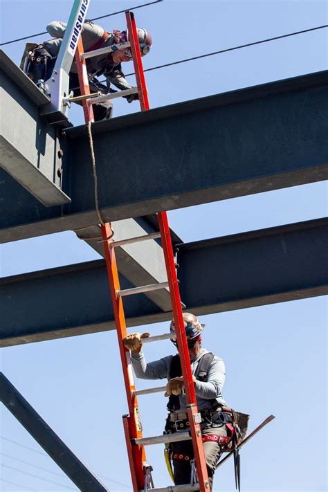 Mother Daughter Ironworkers Carolina And Kat In Seattle In 2021