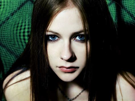 For the eponymous album, see avril lavigne (album).avril ramona lavigne (born september 27, 1984) is a canadian singer, songwriter, and actress. Avril Lavigne Desktop Background | PixelsTalk.Net