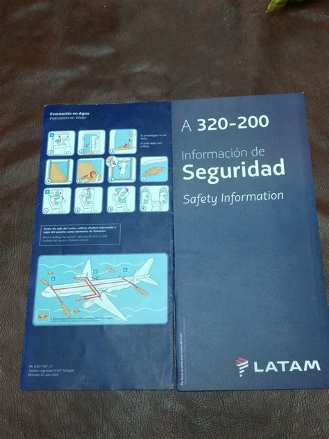 Cartillas De Seguridad Aeronauticas Mia Amiga Y Testigo De Casamiento Anduvo Por China