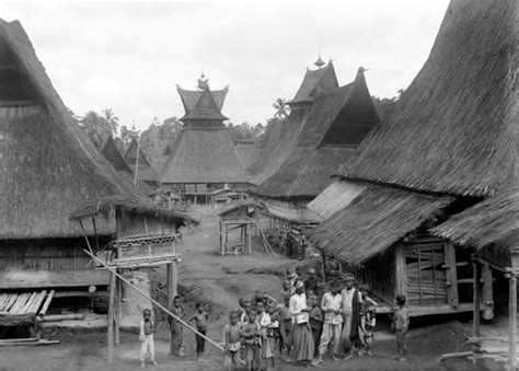 Keunikan Rumah Adat Khas Karo Sobat Pertiwi