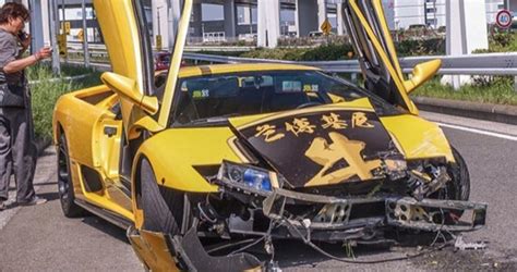 Lamborghini Diablo Crashes While Showing Off In Tokyo Autoevolution