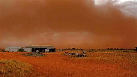 Dust Storm Sweeps Across Riverina In Spectacular Photos Daily Telegraph