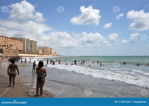 People Relax On The Atlantic Coast Beach In Cadiz Editorial Stock Image Image Of Beach Cadiz