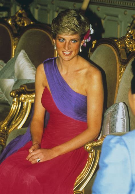 Rare Sketches Of Princess Dianas Iconic Wardrobe Go On Display At