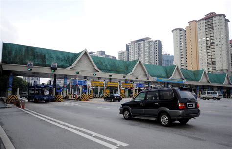 Lebuh raya (lebuhraya) ialah jalan raya utama yang lebar yang biasanya menghubungkan antara satu bandar dan semua lebuh raya di malaysia menggunakan sistem tol touch 'n go, yang berfungsi e6 lebuhraya utara selatan hubungan tengah (elite). Netizen Sokong Cadangan PLUS Bina Kapsul Tidur Di R&R ...