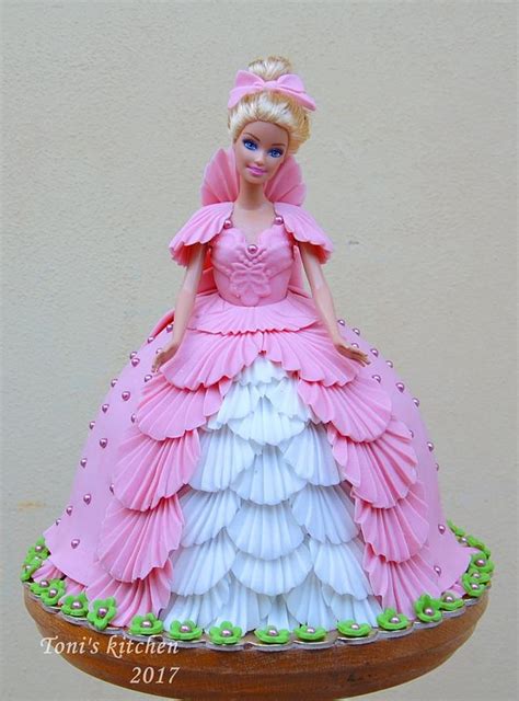 princess n doll cakes 07f