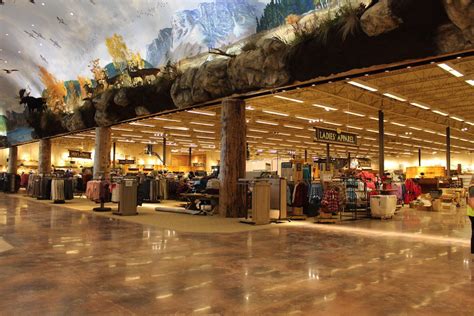 Peek Inside Bass Pro Shops Epic New Outdoor World Store 1st In Bc Photos Daily Hive Vancouver