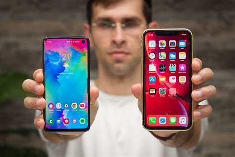 Samsung S10e Vs Iphone Xr Which One Is Better Flagship At 750 The