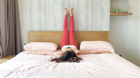 8 Yoga Poses You Can Do In Bed Before You Sleep Doyou