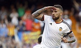 Manchester United’s target Nicolás Otamendi set to force Valencia exit ...