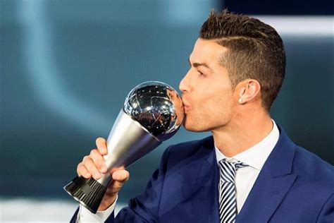 “the Best” Cristiano Ronaldo é Eleito Melhor Jogador Do Mundo Pela 4ª