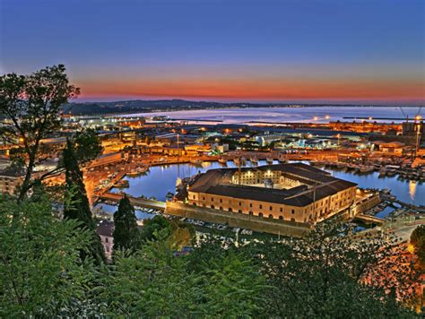 Ancona Itinerari Per Esplorare Il Capoluogo Delle Marche Donna Moderna