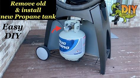 Remove And Install New Propane Tank On Grill Properly And Safely Youtube