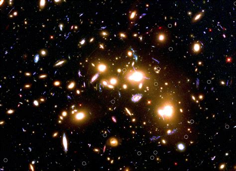 Galaxies Lointaines Découvertes Avec Hubble Et Spitzer