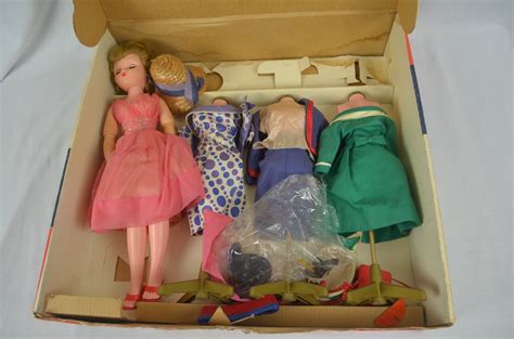 Lot Detail Candy Fashion 1950 Doll Playset W4 Complete Matched Ensembles