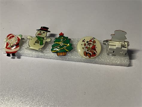 5 Pcs Mix Led Light Up Christmas Pin Badge Ebay